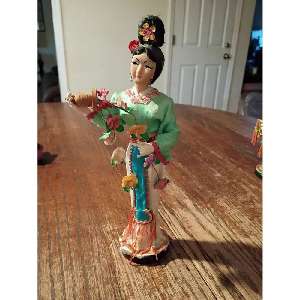 Vintage Handmade Oriental Asian Japanese Doll Figurine 10" Geisha Doll w Flowers